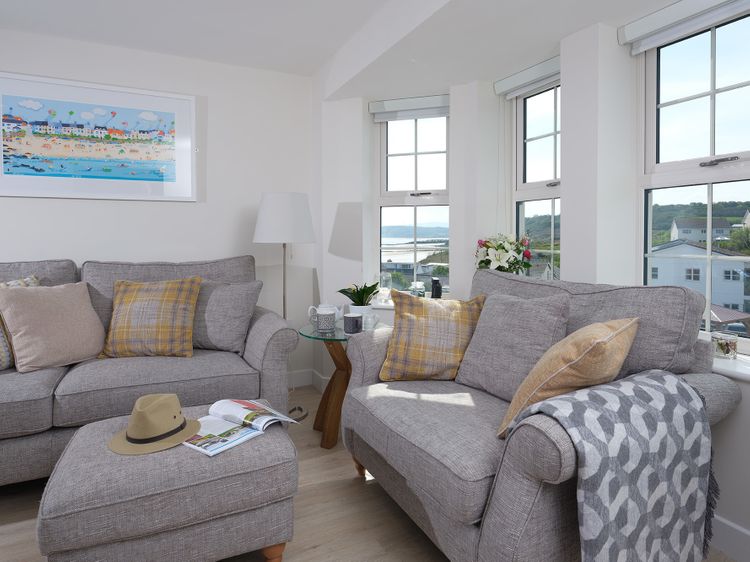 The Beach Pad, listing photograph 2