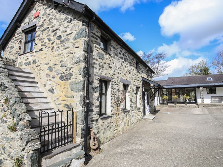 Bryn Eira Stables, listing photograph 2