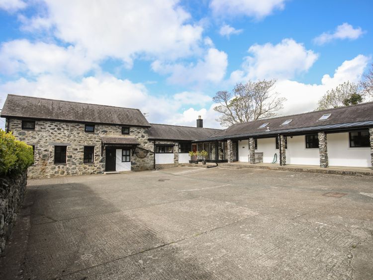 Bryn Eira Stables