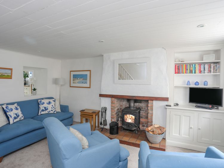Blue Cottage, listing photograph 5