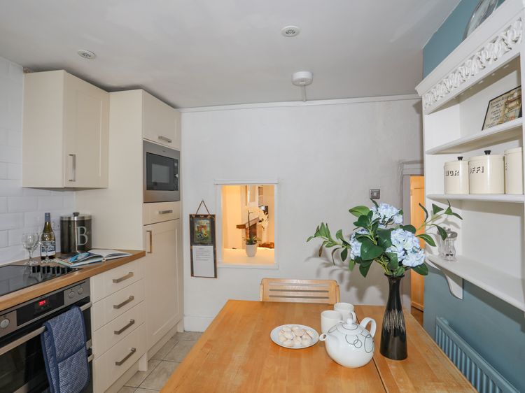 Blue Cottage, listing photograph 10