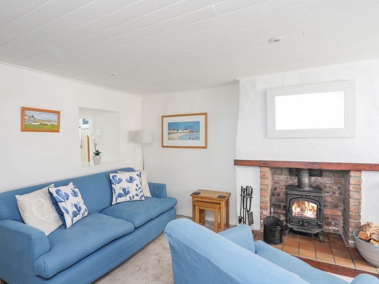 Blue Cottage, listing photograph 6
