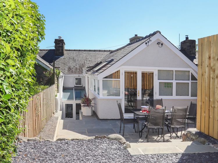 Brook Cottage, listing photograph 2