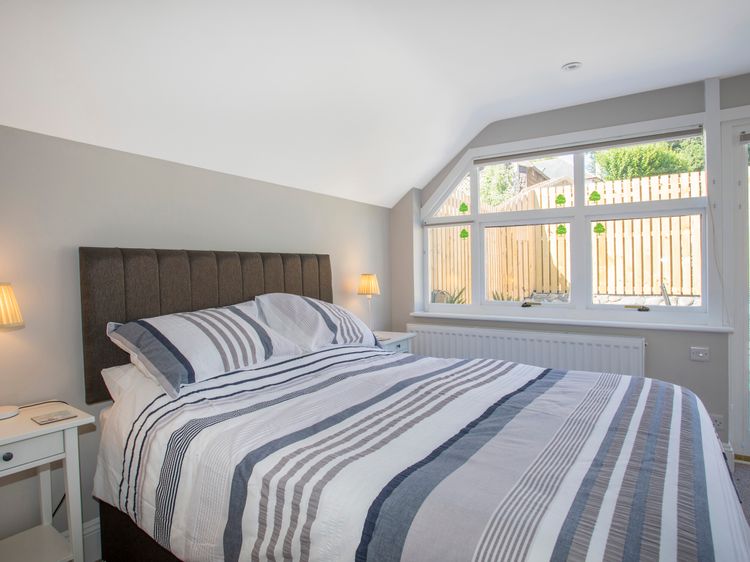 Brook Cottage, listing photograph 12