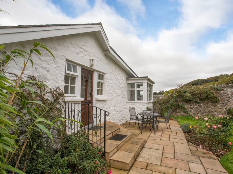 Bwthyn at Brynhyfryd, listing photograph 4