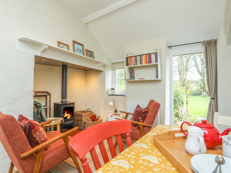 Ffrwd Cottage, listing photograph 7