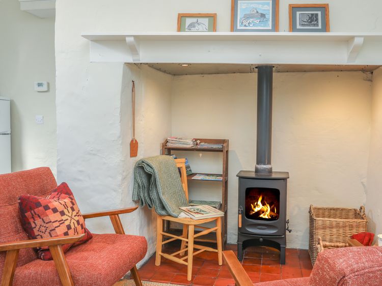 Ffrwd Cottage, listing photograph 3