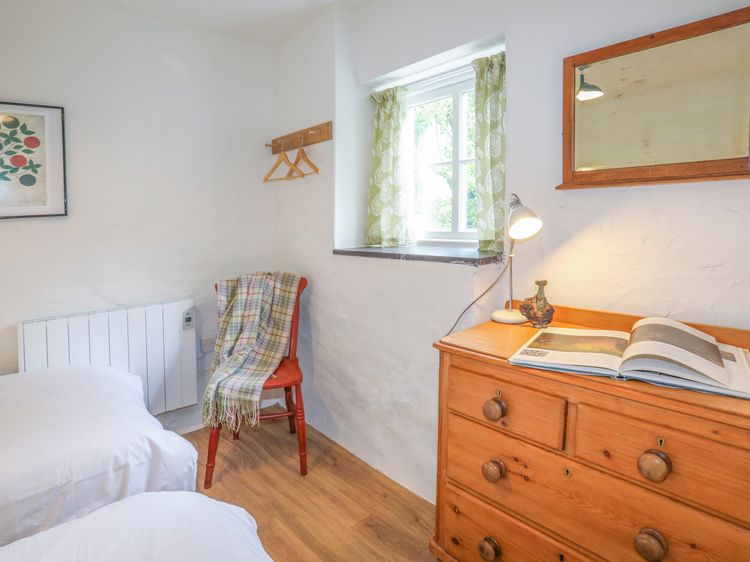 Ffrwd Cottage, listing photograph 10