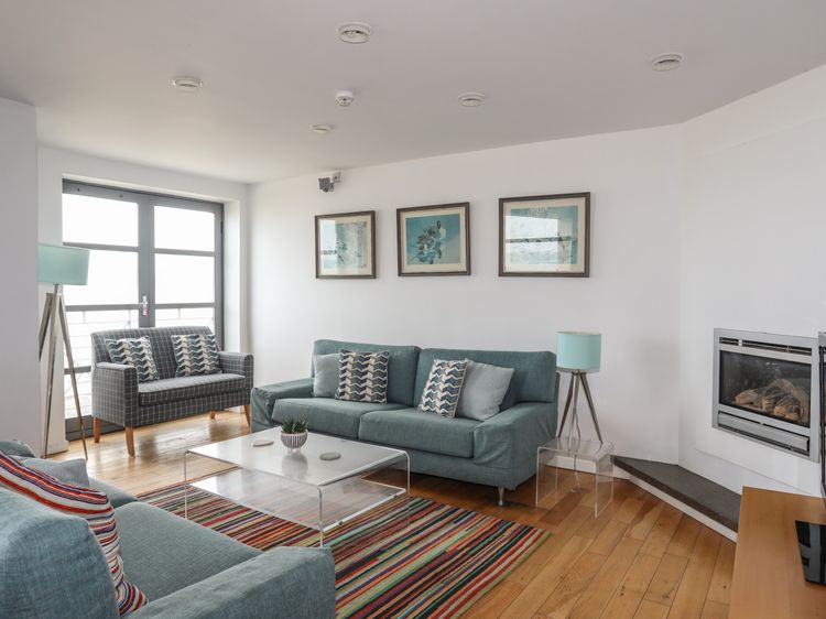 Four The Quay, listing photograph 10