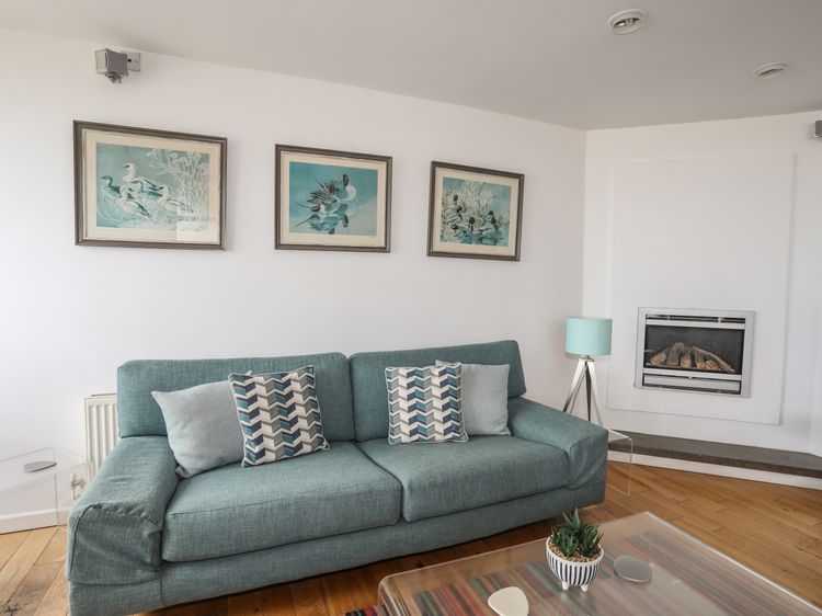 Four The Quay, listing photograph 11