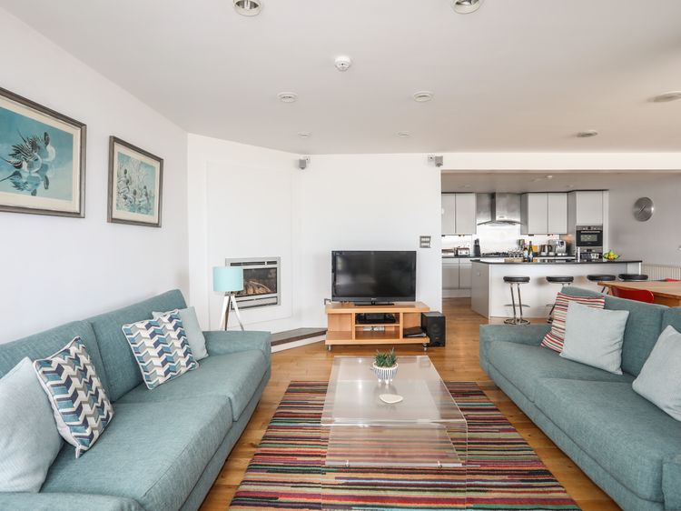 Four The Quay, listing photograph 12