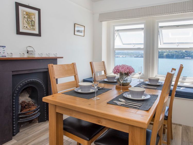Glan Dwr Bach, listing photograph 8