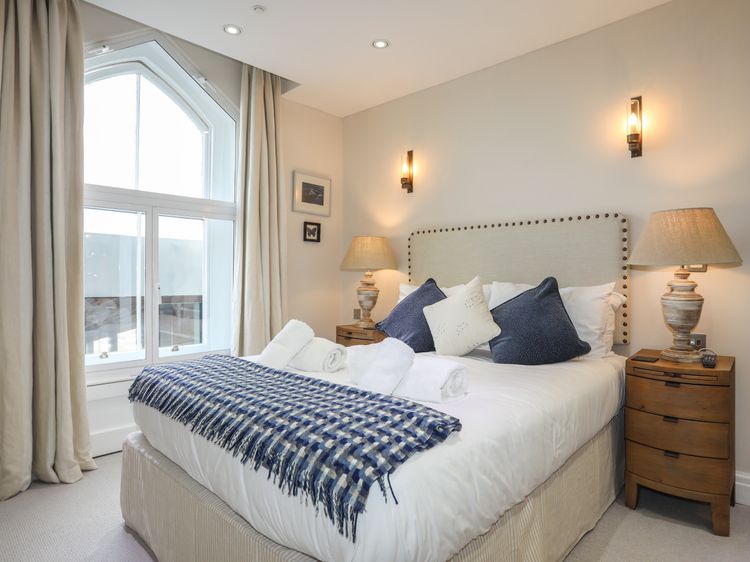 Harlech Apartments - Branwen, listing photograph 12