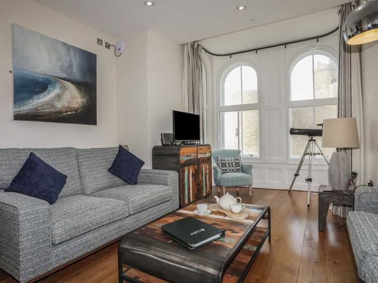 Harlech Apartments - Branwen, listing photograph 6
