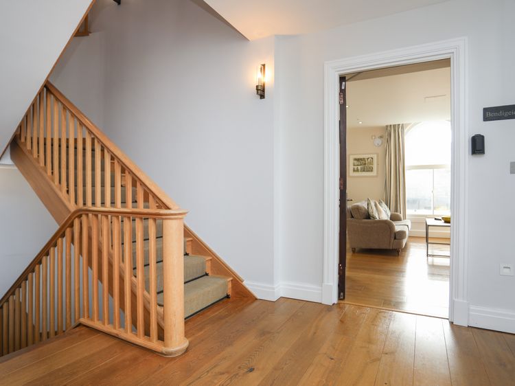 Harlech Apartments - Bendigeidfran, listing photograph 4