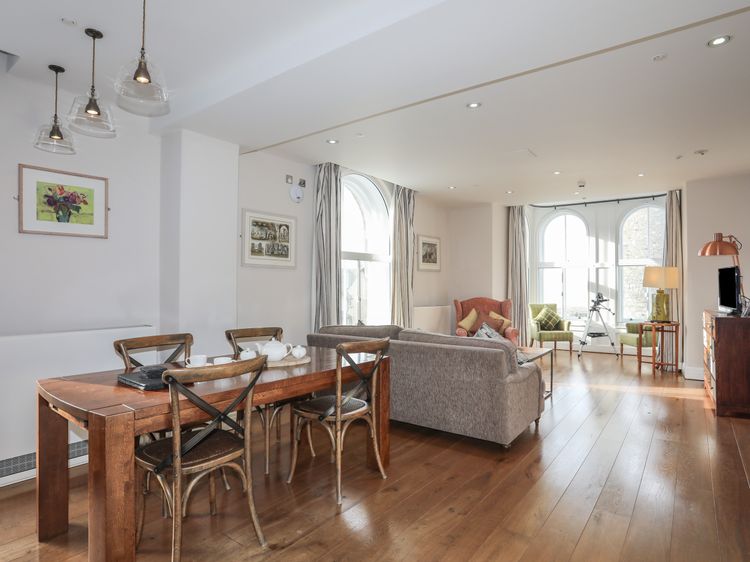 Harlech Apartments - Bendigeidfran, listing photograph 11
