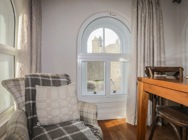 Harlech Apartments - Matholwch, listing photograph 6