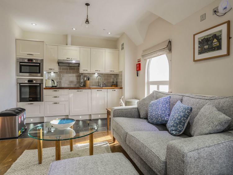 Harlech Apartments - Matholwch, listing photograph 7