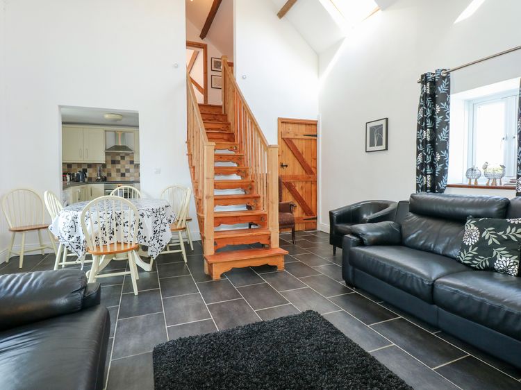 Hendre, listing photograph 8