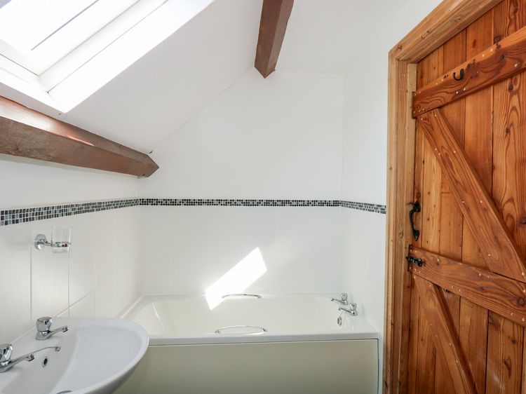 Hendre, listing photograph 9