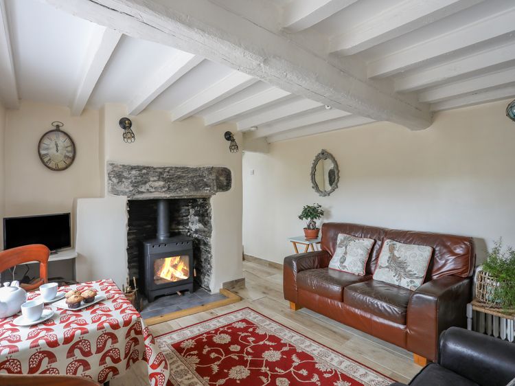 Little House, listing photograph 5