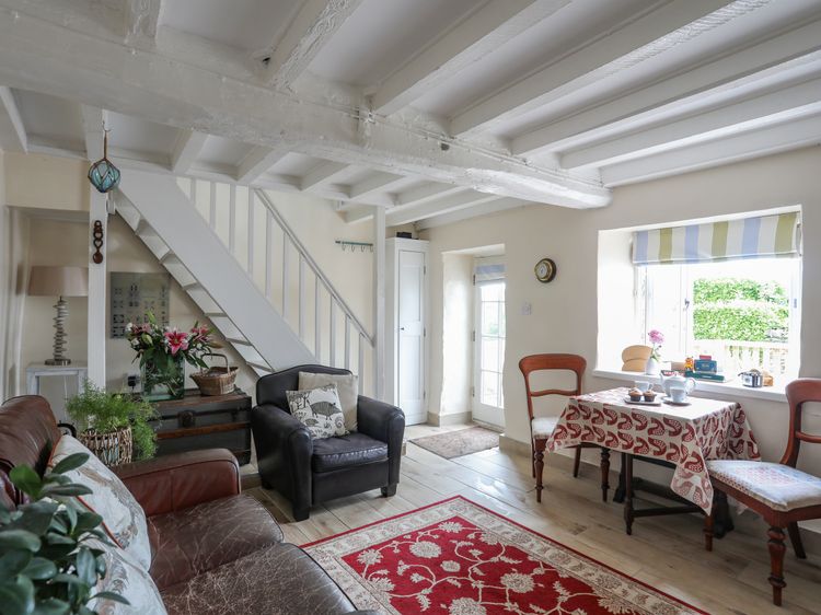 Little House, listing photograph 8