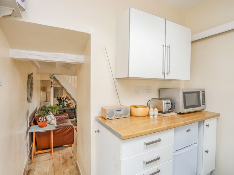 Little House, listing photograph 12