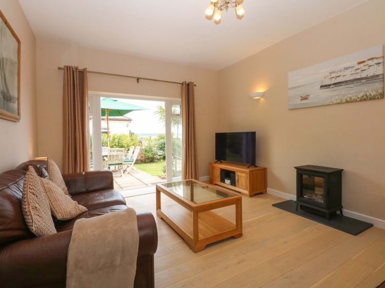 Menai Cottage, listing photograph 4