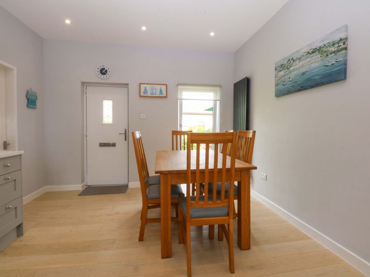 Menai Cottage, listing photograph 7