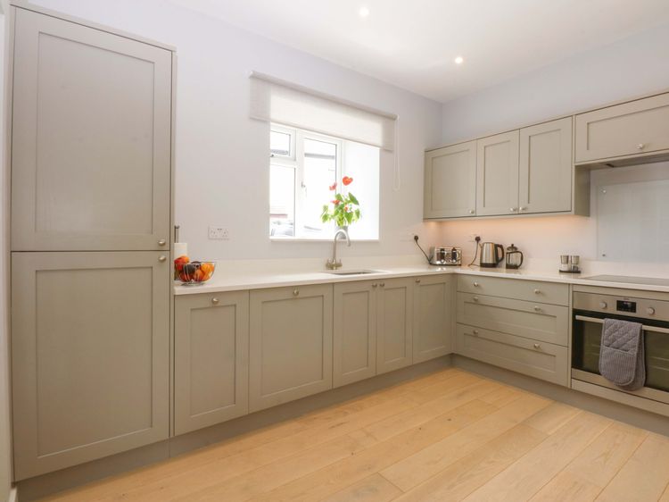 Menai Cottage, listing photograph 11
