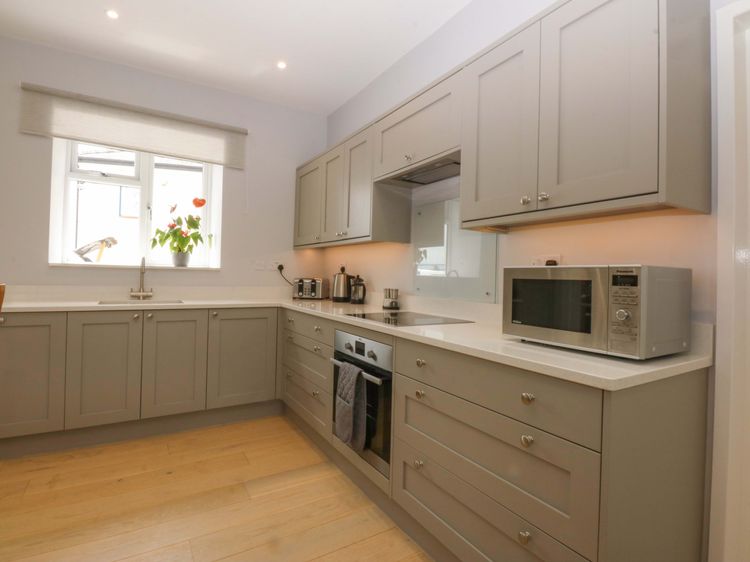 Menai Cottage, listing photograph 12