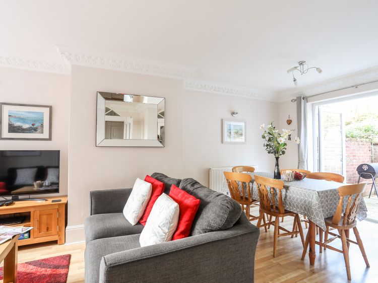 Mews Cottage, listing photograph 9