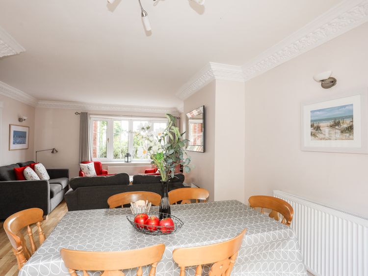 Mews Cottage, listing photograph 10
