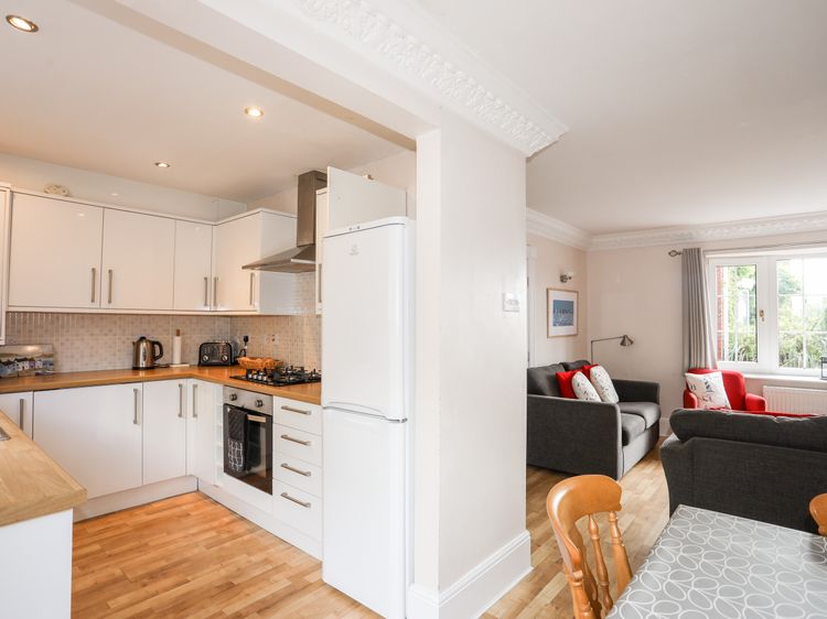 Mews Cottage, listing photograph 11