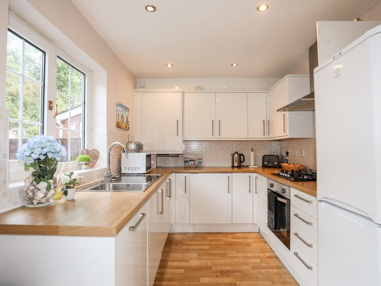 Mews Cottage, listing photograph 12
