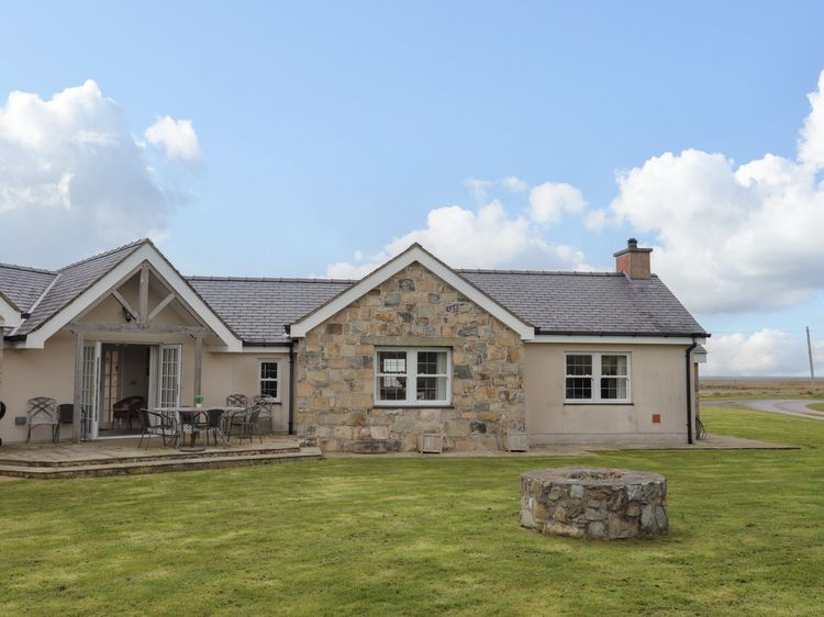 Pen y Bont Bach, listing photograph 4