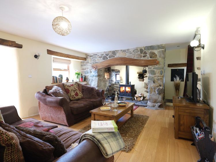 Pen Y Bont, listing photograph 2