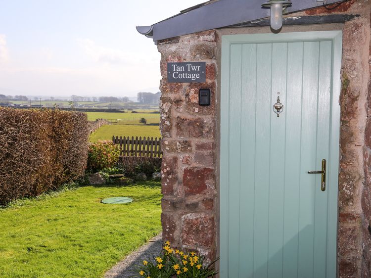 Tan Twr Farm Cottage, listing photograph 7