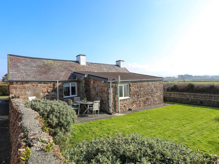 Tan Twr Farm Cottage, listing photograph 4