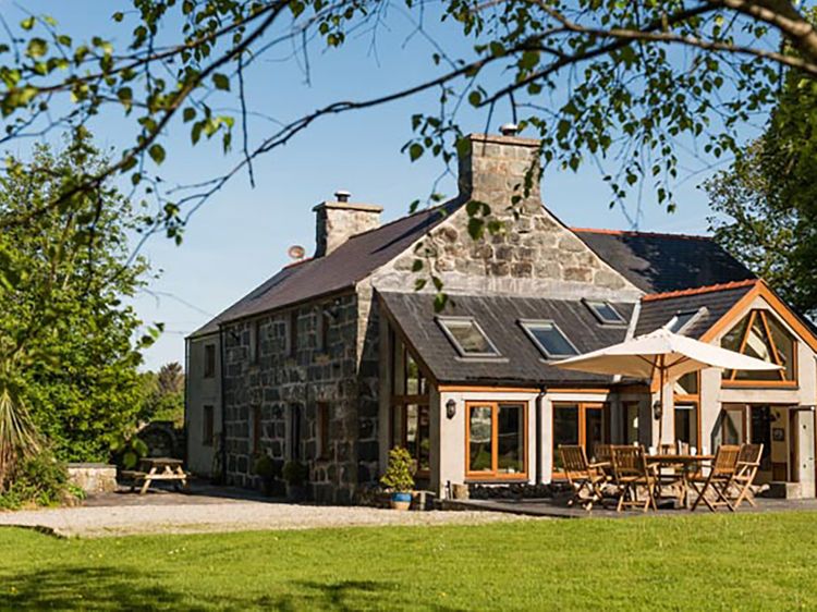 Tyddyn Morthwyl, listing photograph 3