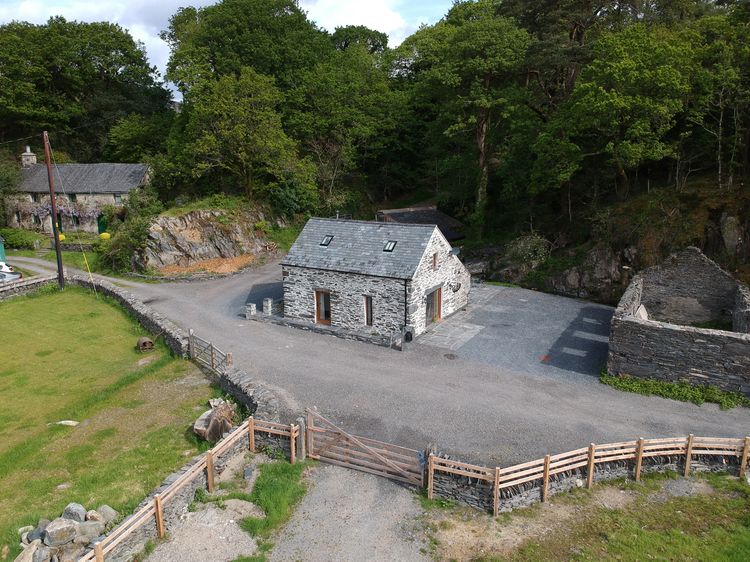 Tyn Llwyn Cornel, listing photograph 2