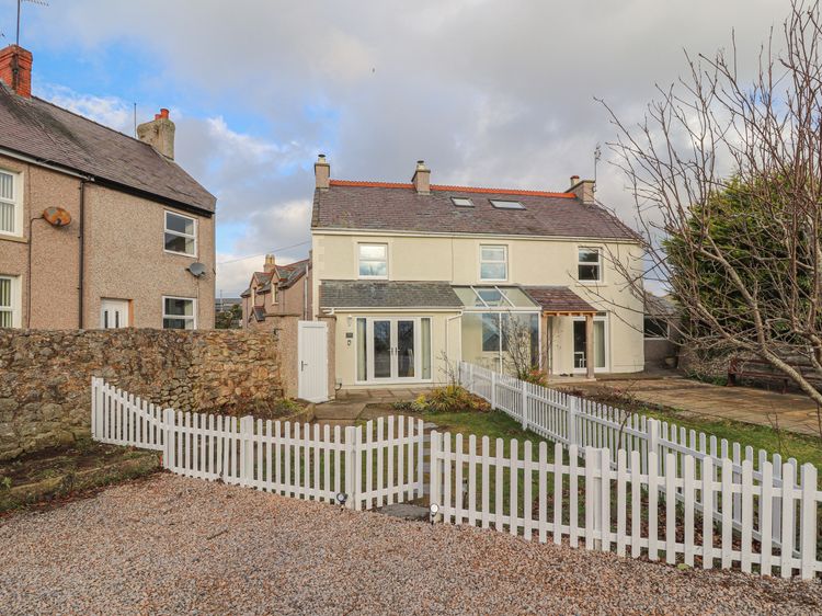 Ty Bach, Great Orme, listing photograph 2