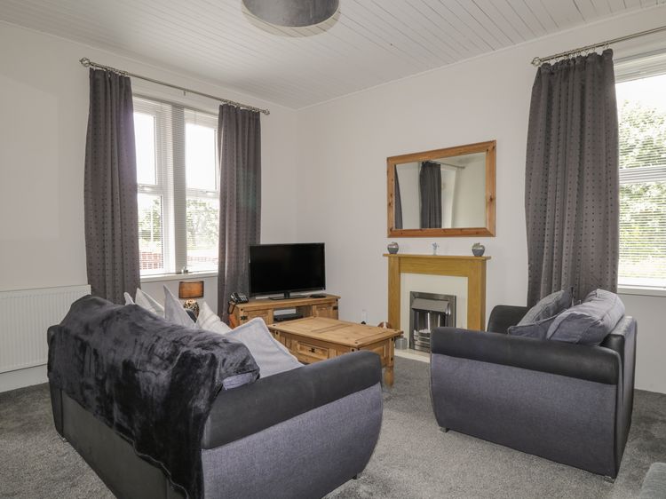 Blantyre Cottage, listing photograph 3