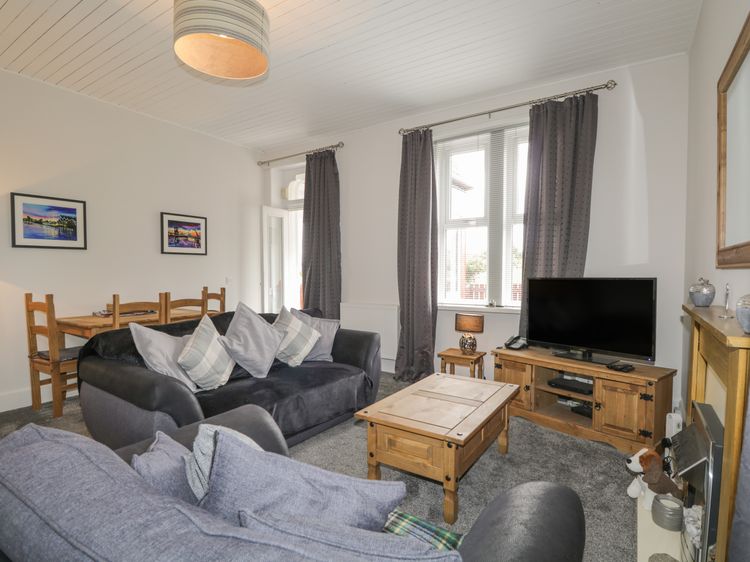 Blantyre Cottage, listing photograph 4