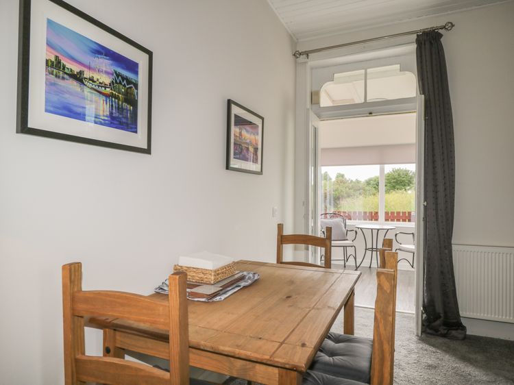 Blantyre Cottage, listing photograph 5