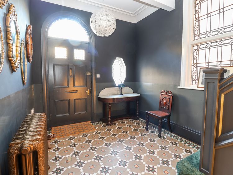 Livingstone House, listing photograph 4