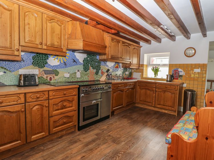 Barn House, listing photograph 12
