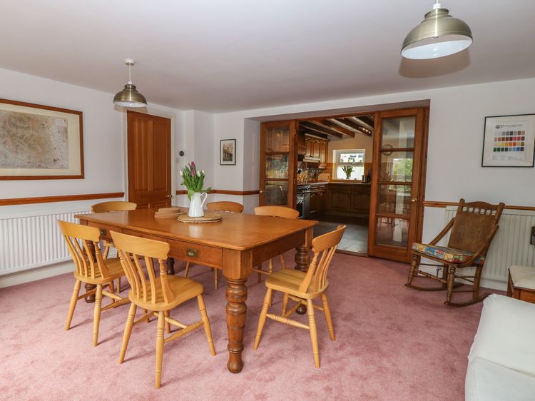 Barn House, listing photograph 10