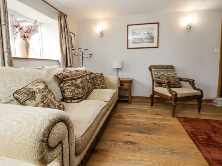 The Farmhouse, listing photograph 6