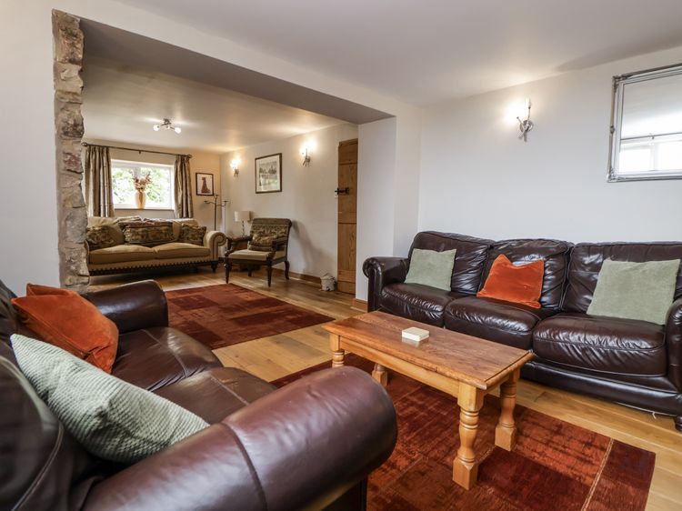 The Farmhouse, listing photograph 10